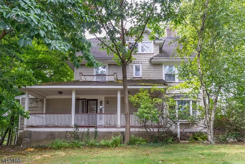 19 Pease Ave #1