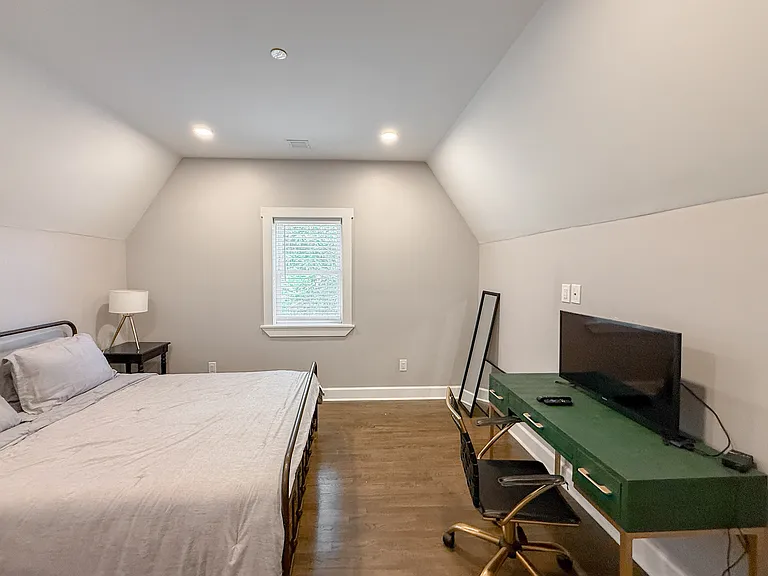 468 Salem St #4 — Photo 12