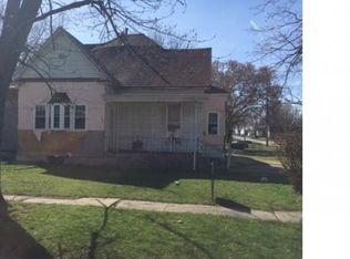 402 E Clay St, Roodhouse, IL 62082