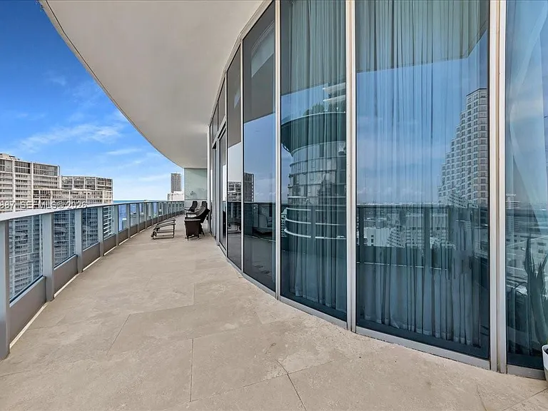 200 Biscayne Boulevard Way #Penthouse 5401 — Photo 13