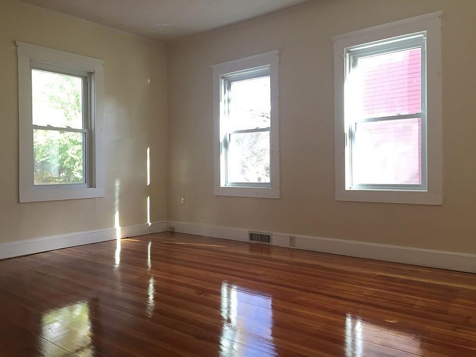 1st image of 49 Hancock St #1