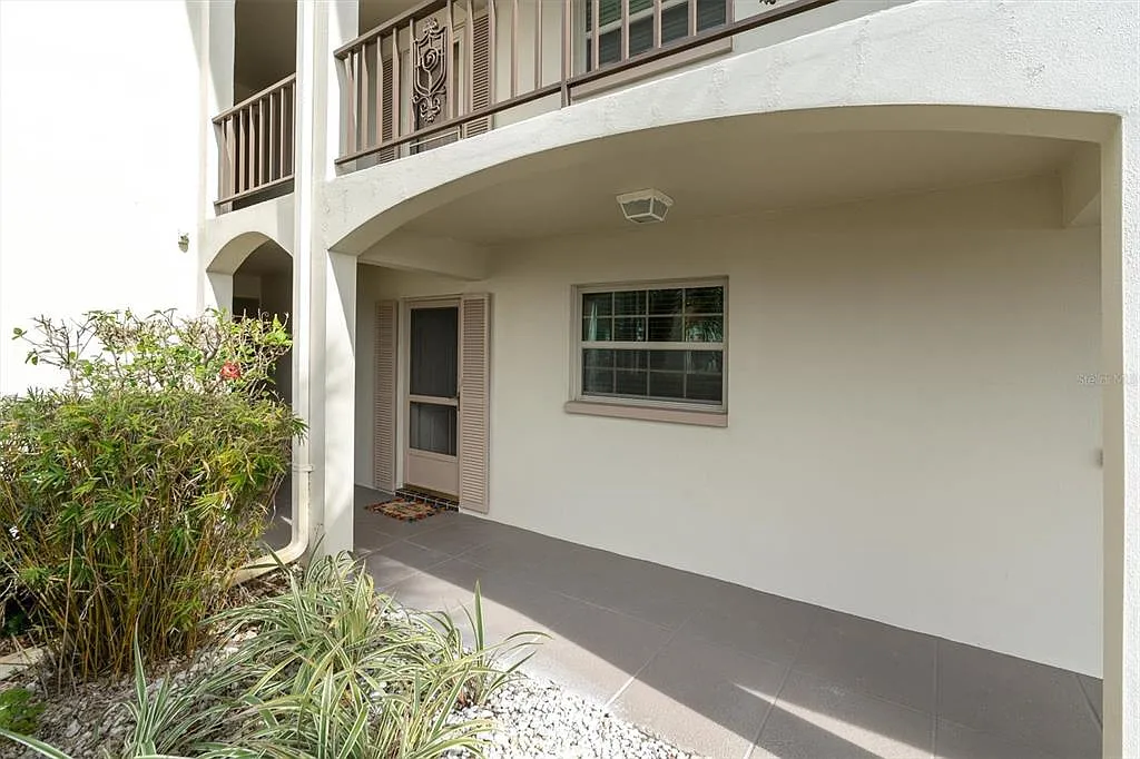 2 bed, 2.0 bath, 1060 sqft, $2,000 — Photo 3