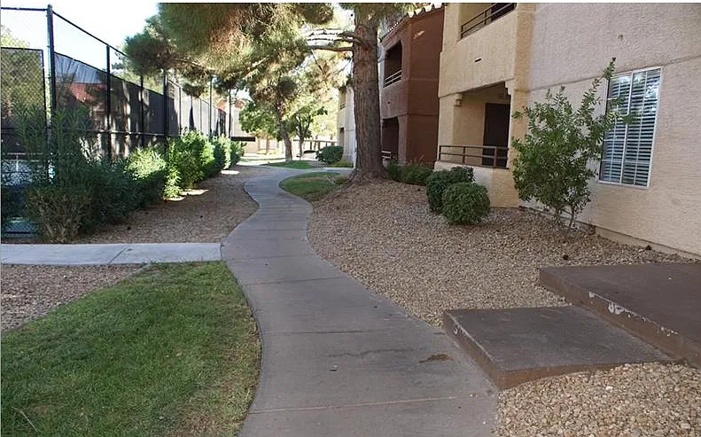 2 bed, 1053 sqft, $1,480 — Photo 3