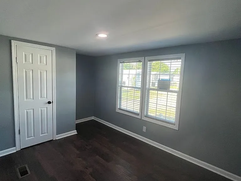 5613 Hardwick Ln — Photo 10
