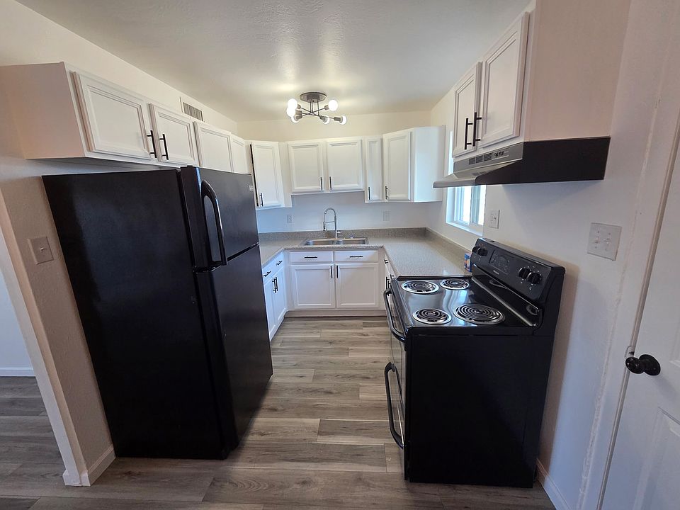 1st image of 1125 W Kofa Ct