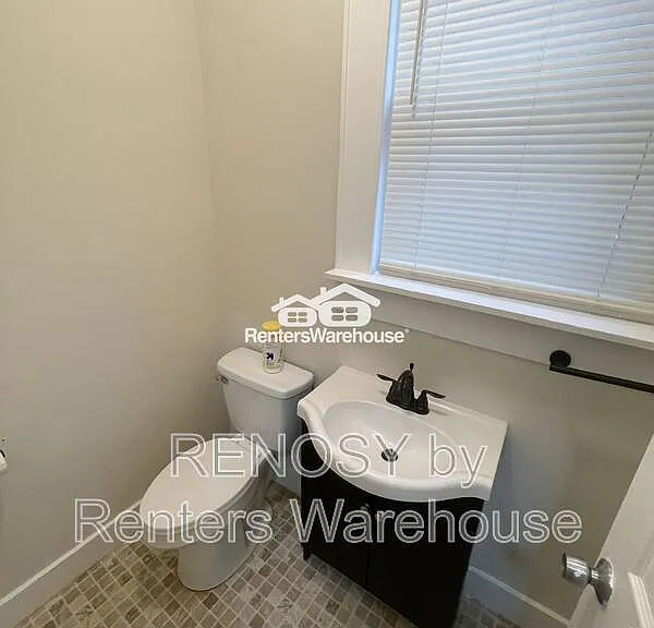 2855 W Cold Spring Ln — Photo 3
