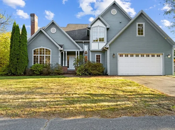 32 Owen Dr, Amherst, MA 01002