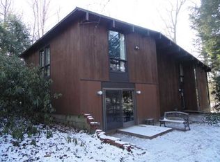 833 Oak Rd, Bradfordwoods, PA 15015