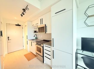 560 Rideau St #423, Ottawa, ON K1N 0G3