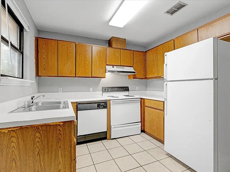 1666 Pepper Dr — Photo 8