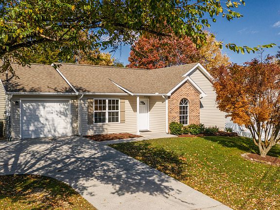 3rd image of 5923 Autumn Oaks Ln