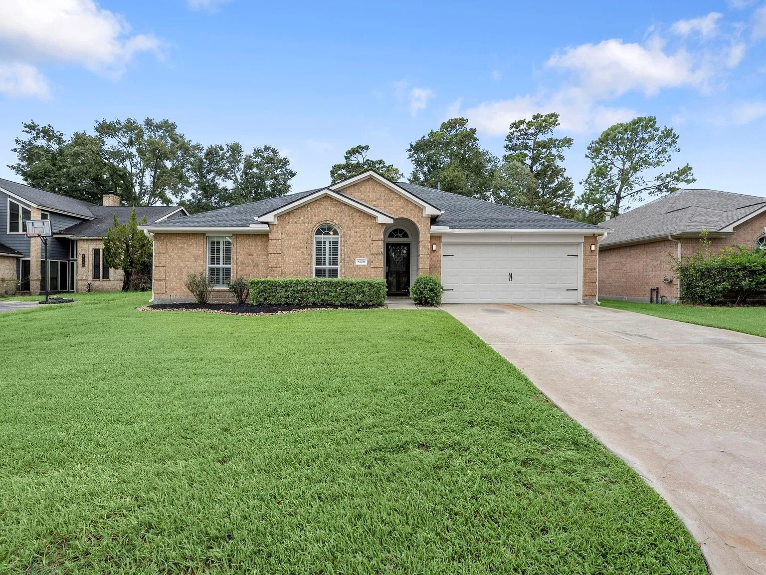 4 bed, 2.0 bath, 2058 sqft, $2,750 — Photo 1