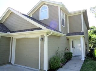 6001 NE Moonstone Dr, Lees Summit, MO 64064
