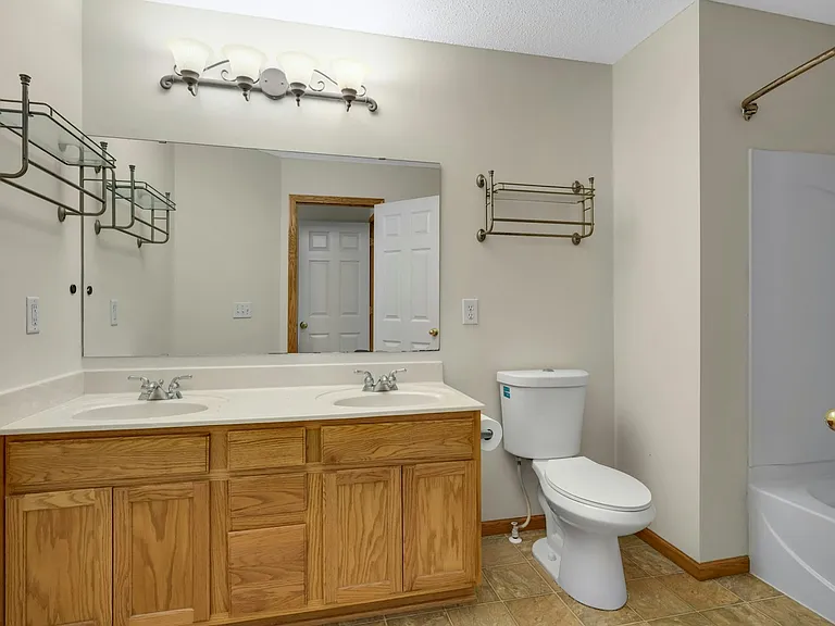 6869 Folkestone Rd — Photo 18