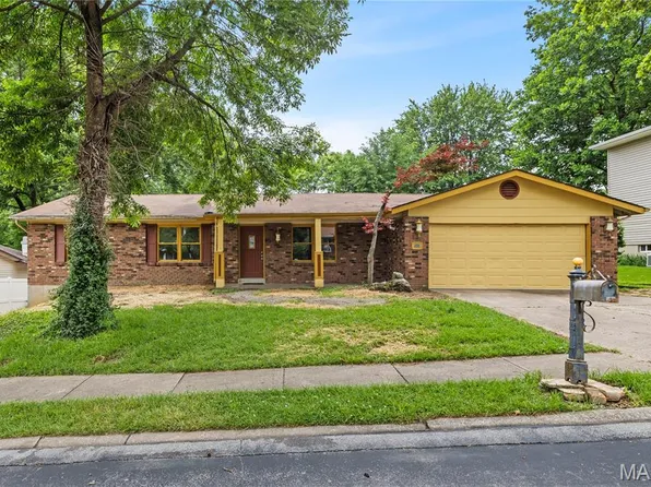 430 Nantucket Dr, Saint Charles, MO 63301