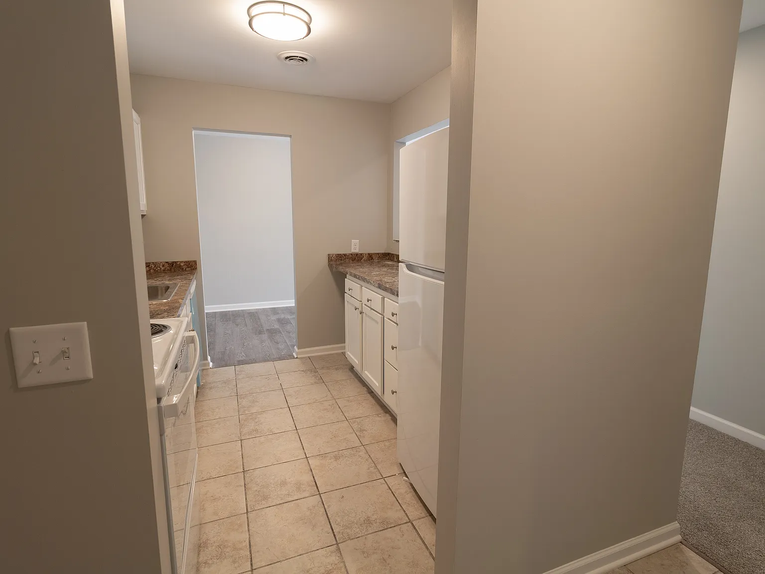 11 Robert Dr — Photo 3