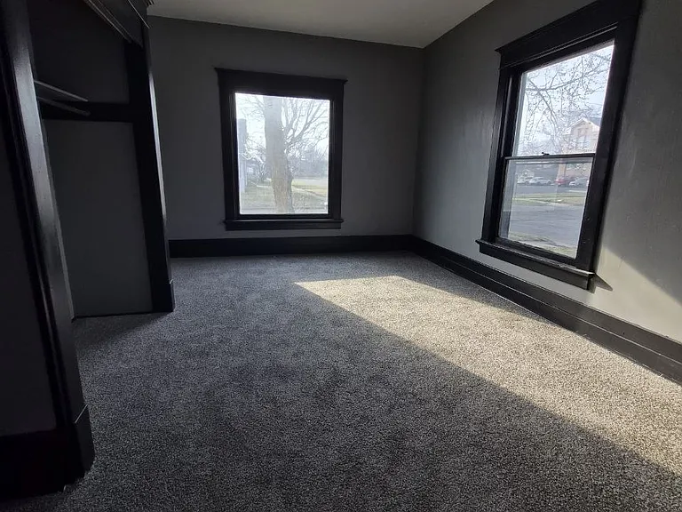 626 W 2nd St #1 — Photo 7