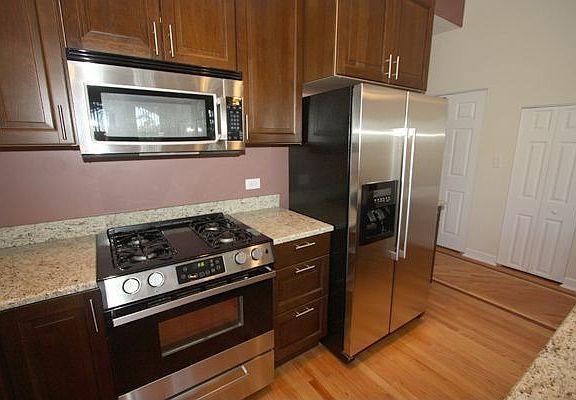 2nd image of 1243 N Leavitt St