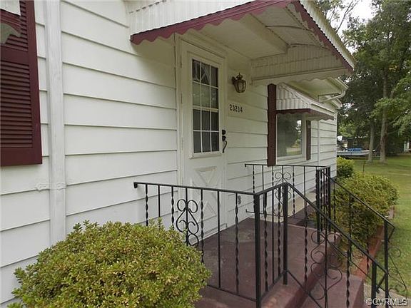 3rd image of 23214 Pine Grove Pl