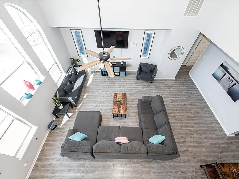 10815 Oak Bayou Ln — Photo 14