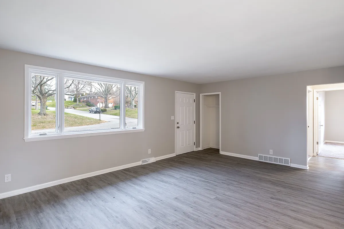 Building Photo - 420 Stoneybrook Dr