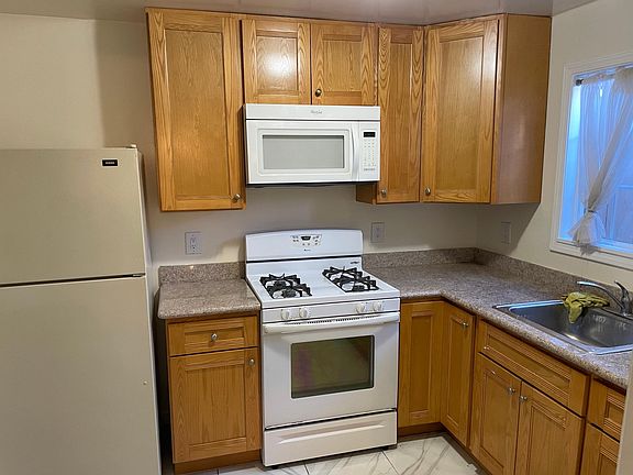 4th image of 1311 Capuchino Ave