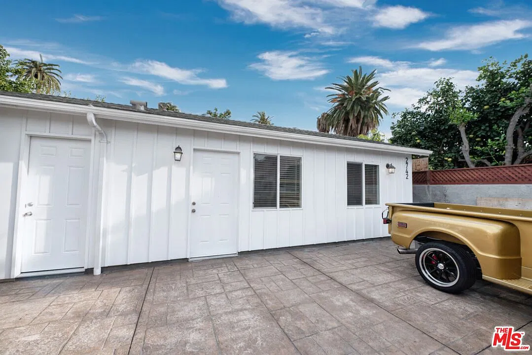1 bed, 1.0 bath, $2,000 — Photo 1