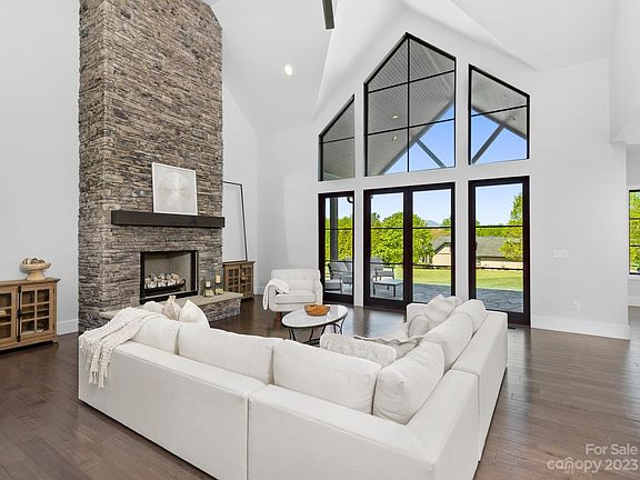 4th image of 162 Skytop Farm Ln