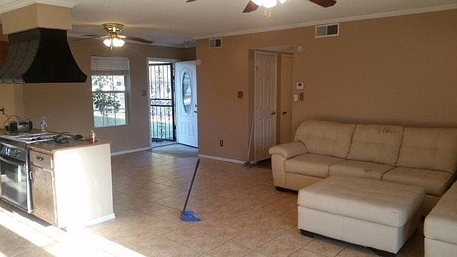 2nd image of 910 Mimosa Dr