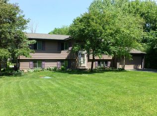 706 Paul St, McHenry, IL 60051