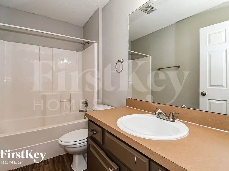 8006 Welbeck Ln — Photo 13