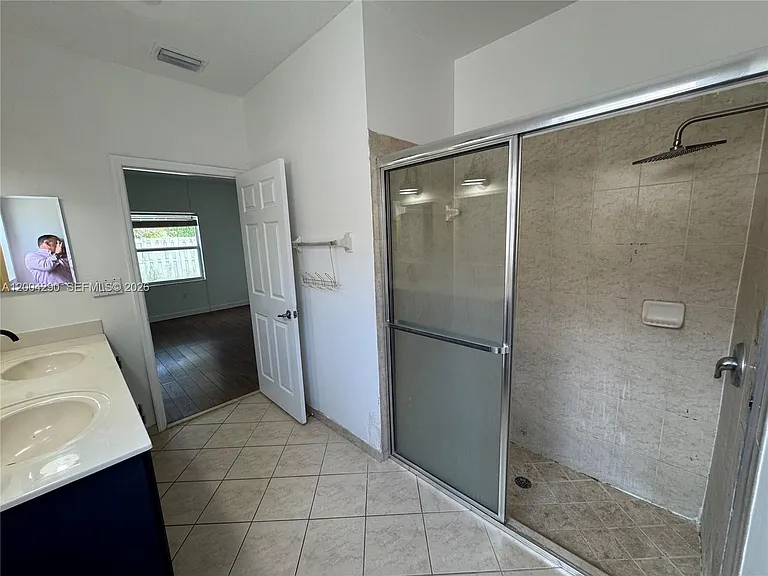 2356 NE 3rd Ct — Photo 17