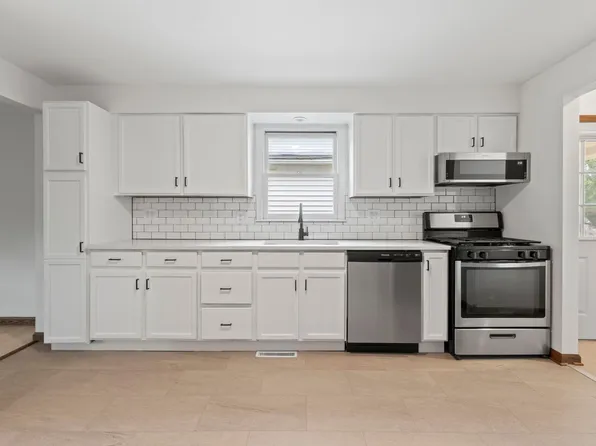2889 Hickory St, Bethel Park, PA 15102