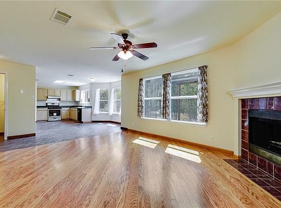 5th image of 12708 Parkland Dr