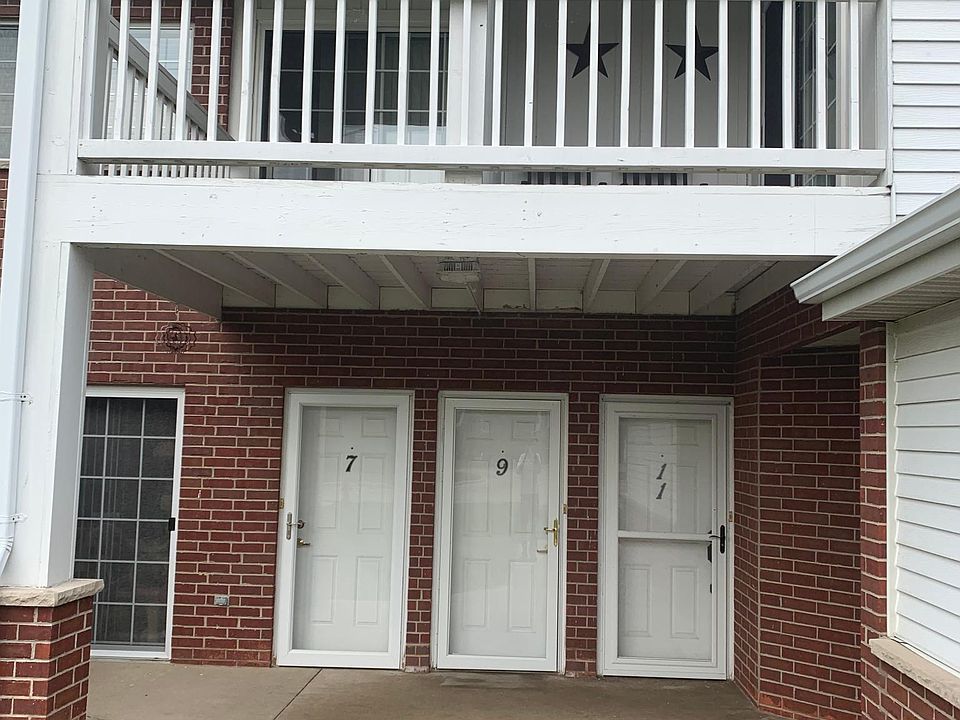 8060 Lexington Pl APT 9, Pleasant Prairie, WI 53158 Zillow