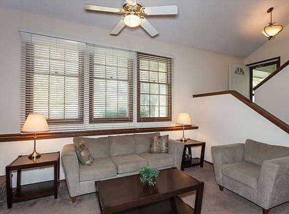 3rd image of 2424 N Walden Dr