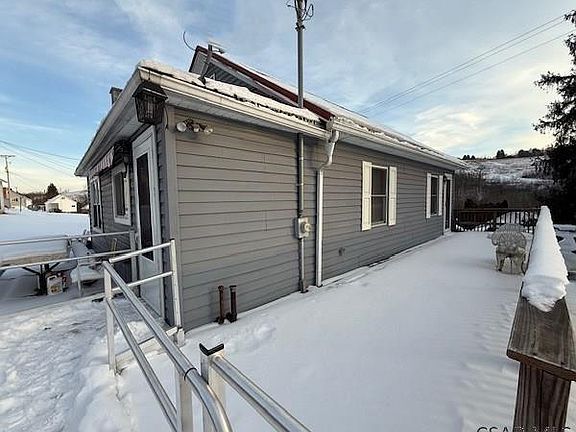 3rd image of 140 Bethel St