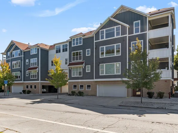 825 7th St #207, Traverse City, MI 49684
