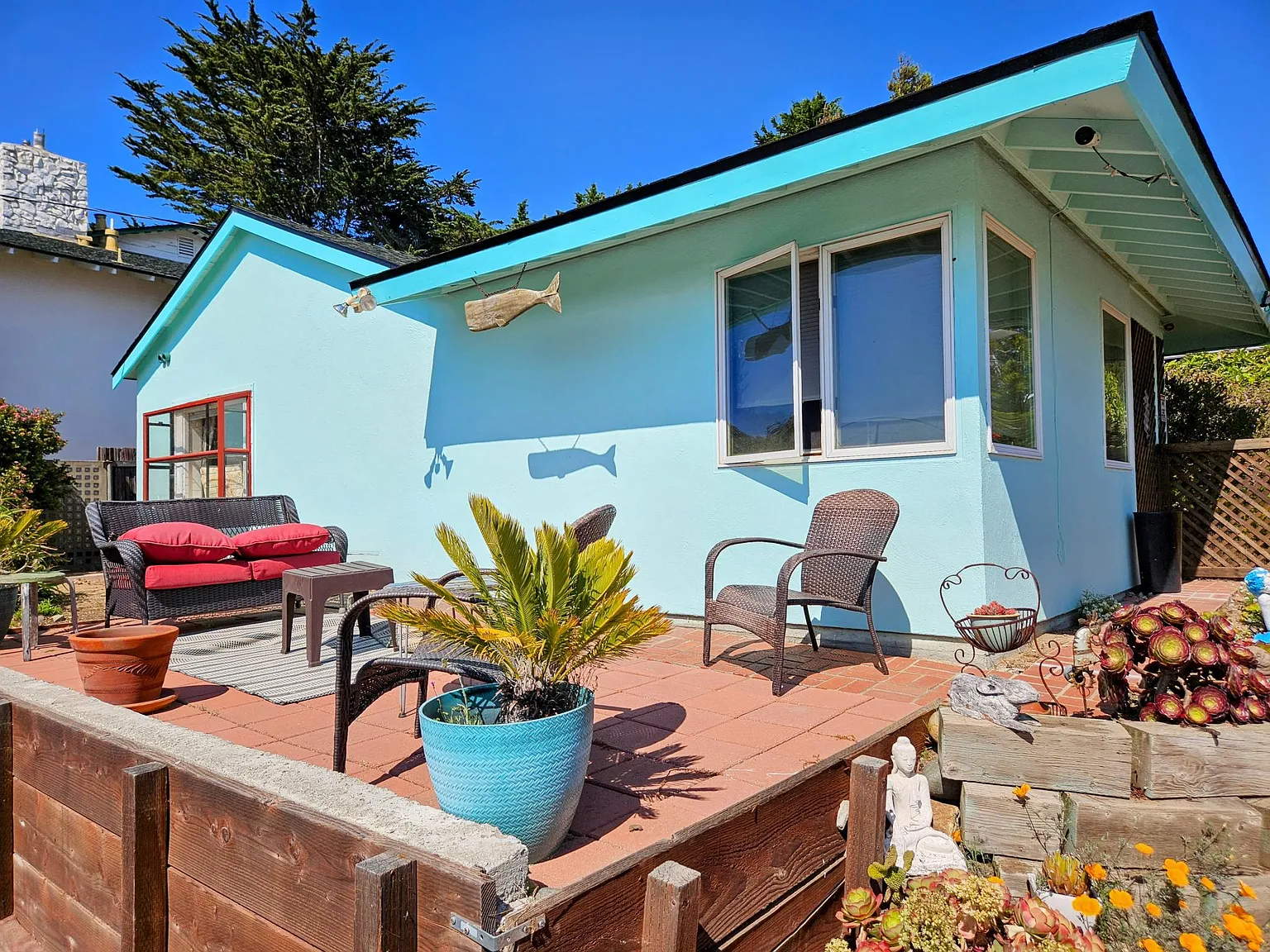 310 Kern Ave — Photo 2