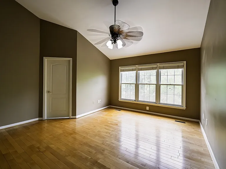 1156 Regal Oak Dr — Photo 31