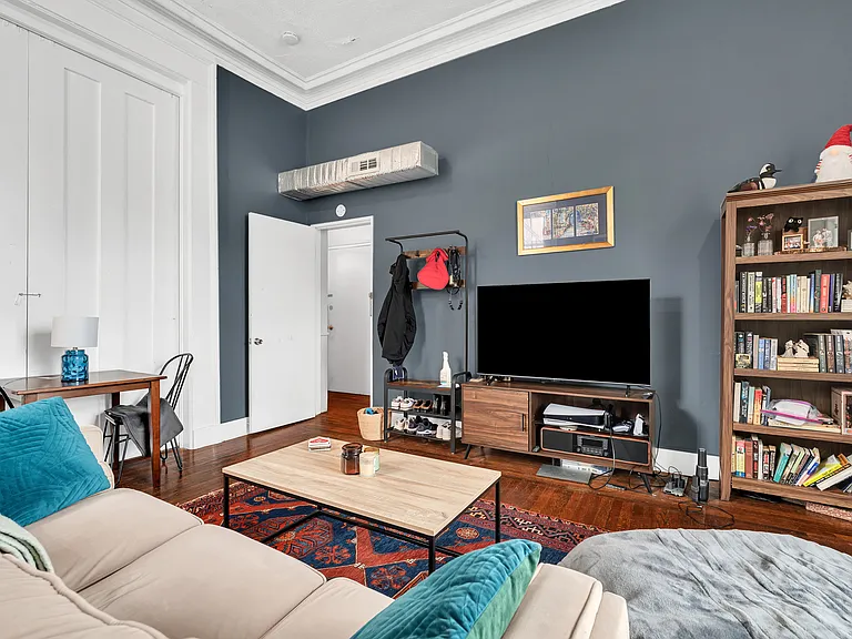 546 Chapel St #2 — Photo 12