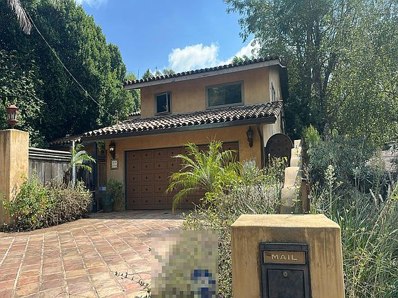 2nd image of 2695 La Cuesta Dr
