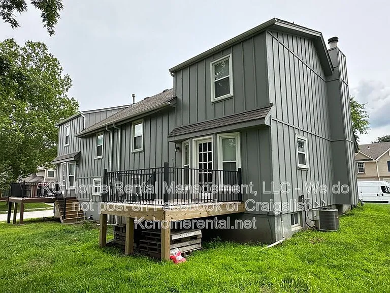 1420 SE 7th Pl — Photo 34