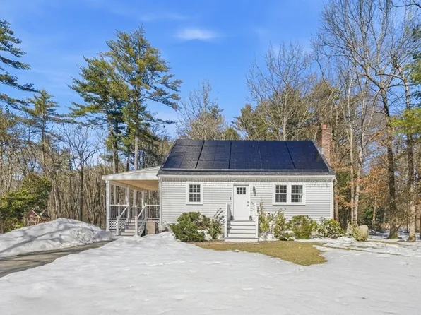 404 River St, Halifax, MA 02338