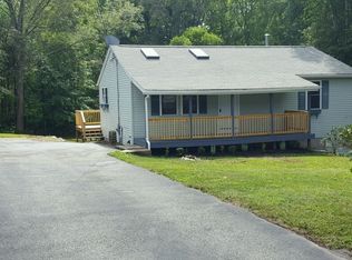 82 Fox Run Dr, Burrillville, RI 02830