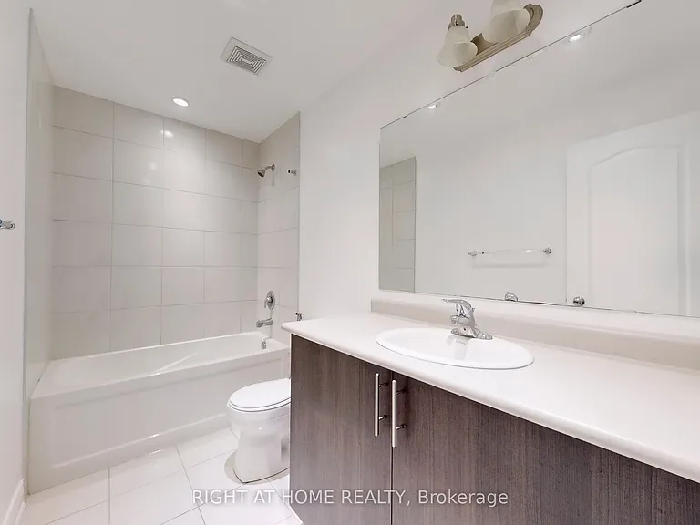 31 Lady Evelyn Cres — Photo 40