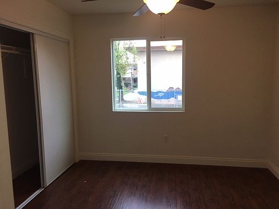 4th image of 836 W 78th St
