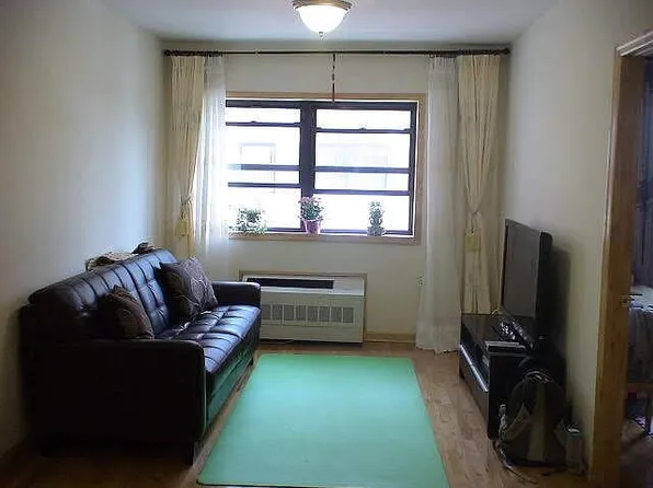 4606 88th St #5B, Elmhurst, NY 11373