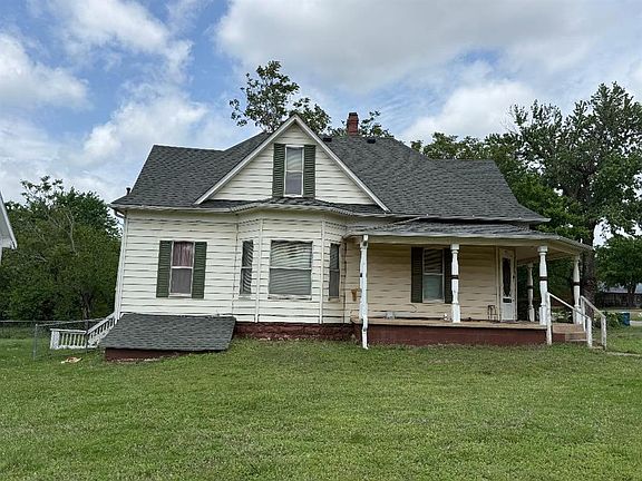 2nd image of 523 Bennett Blvd