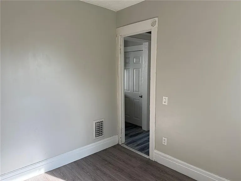 1-3 Champeney Ter — Photo 9